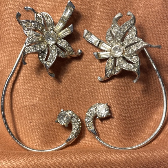 Boucher Jewelry - 1940s Vintage Marcel Boucher 2 Earwrap Signed Filligree stars #205974634996